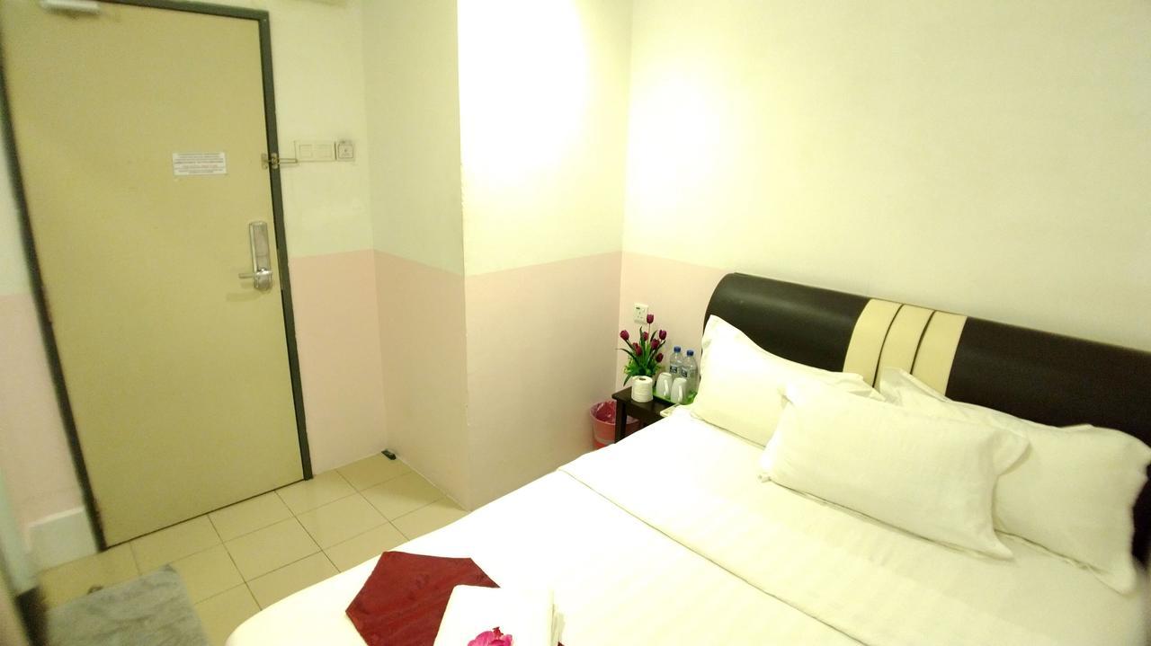 Apple 1 Hotel Budget Gelugor Exterior foto